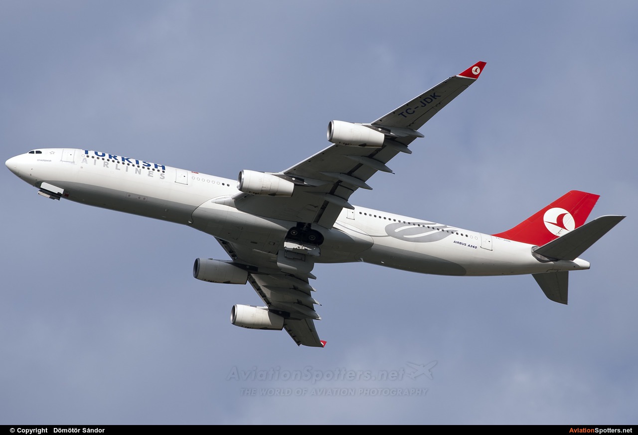 Turkish Airlines  -  A340-300  (TC-JDK) By Dömötör Sándor (mat1899)