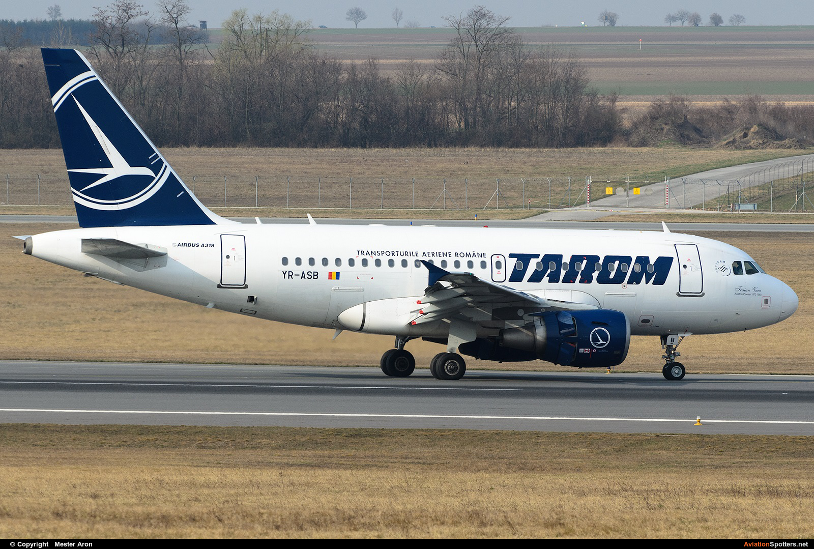 Tarom  -  A318  (YR-ASB) By Mester Aron (MesterAron)