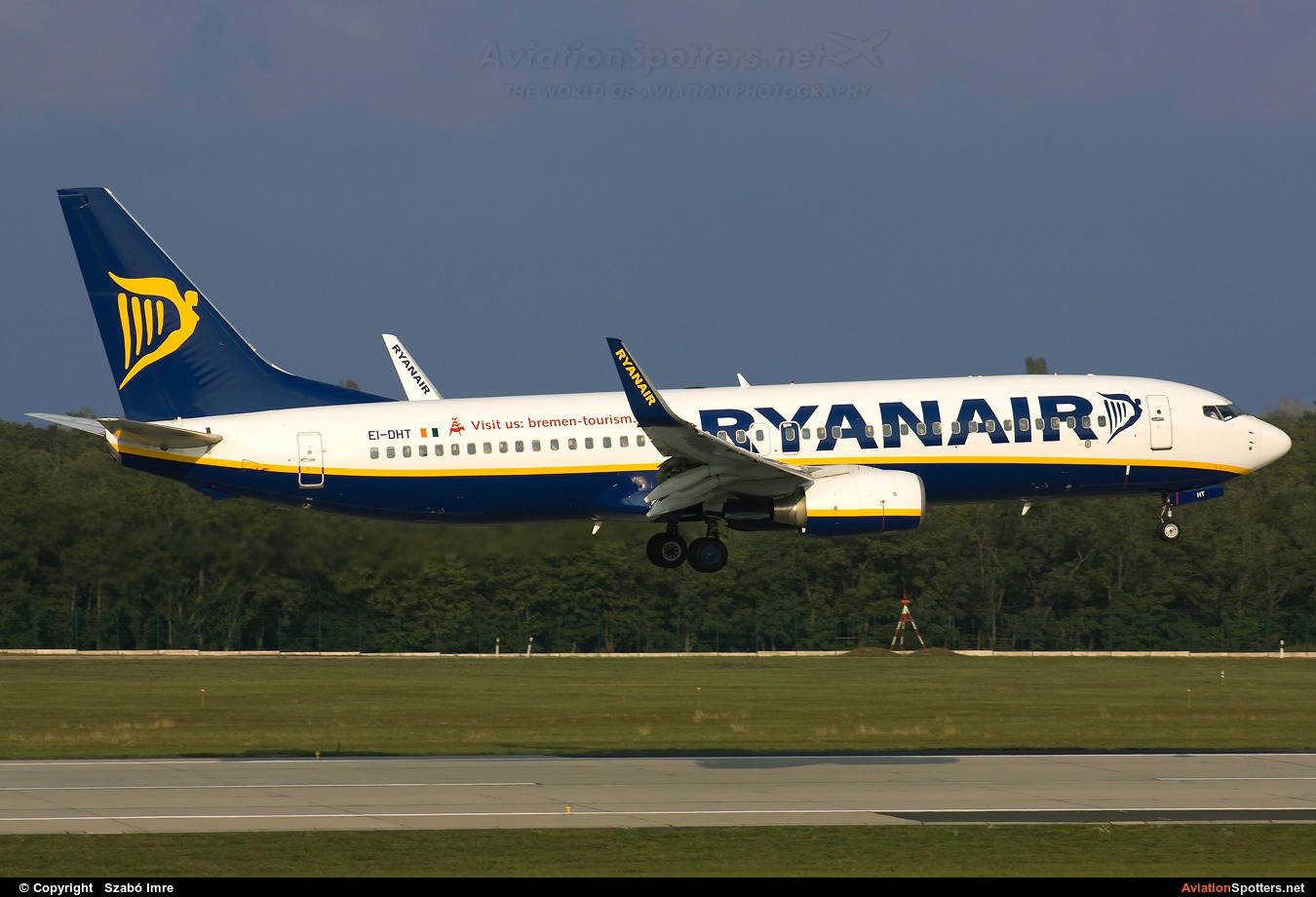 Ryanair  -  737-8AS  (EI-DHT) By Szabó Imre (SzImre71)