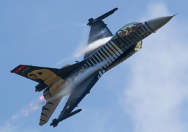 General Dynamics - F-16C Fighting Falcon (88-0032) - szuh jozsef