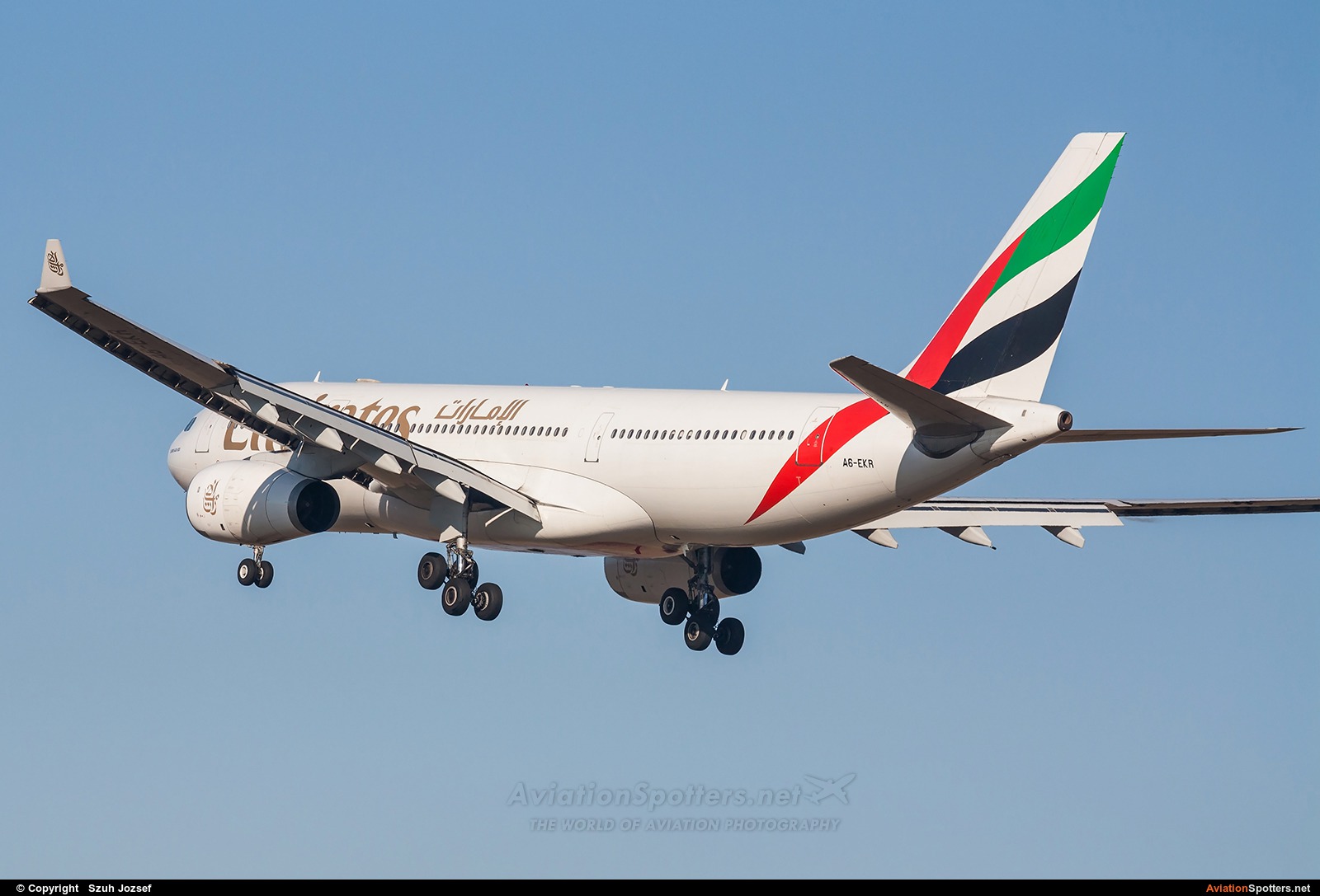Emirates Airlines  -  A330-200  (A6-EKR) By Szuh Jozsef (szuh jozsef)