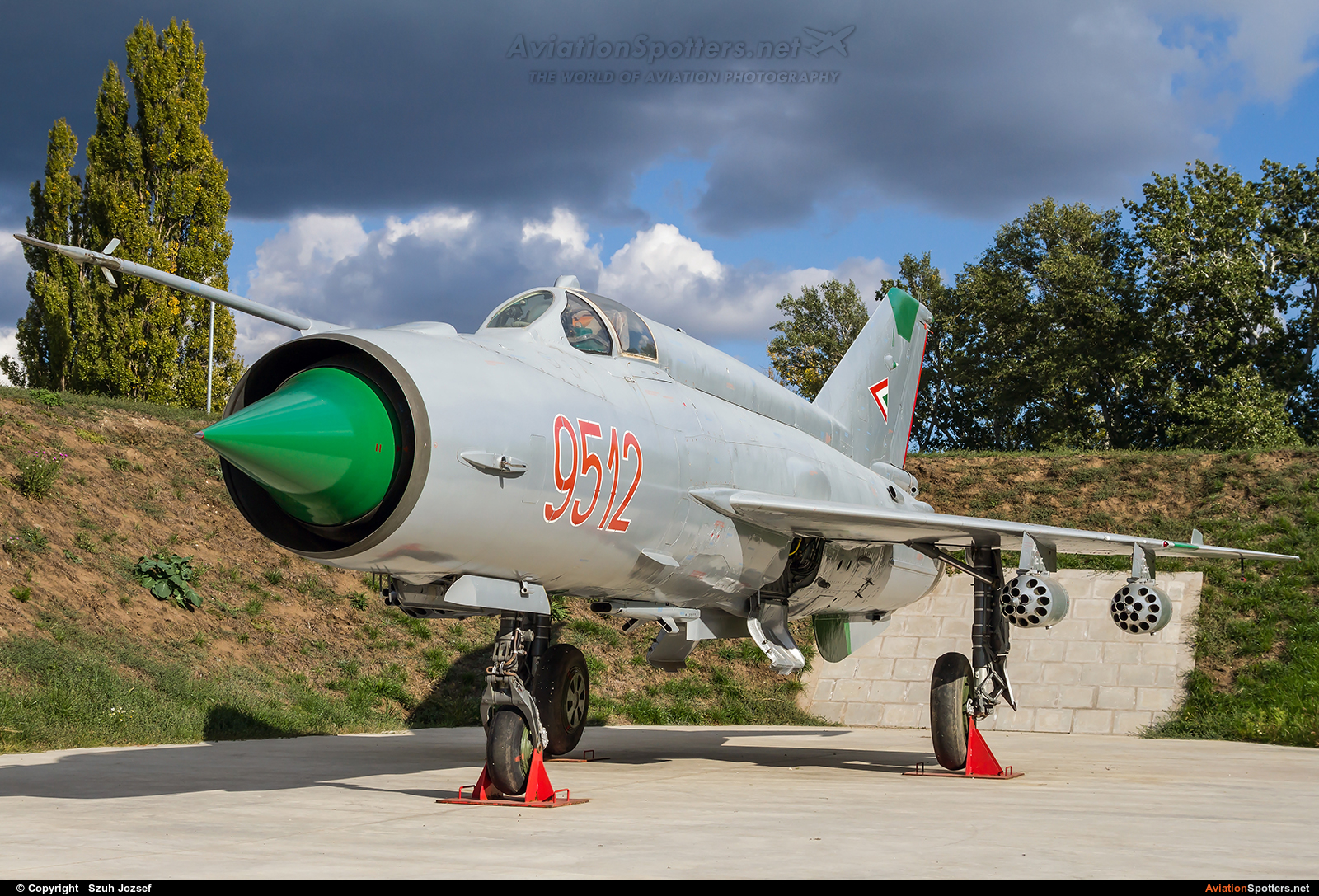 Hungary - Air Force  -  MiG-21MF  (9512) By Szuh Jozsef (szuh jozsef)