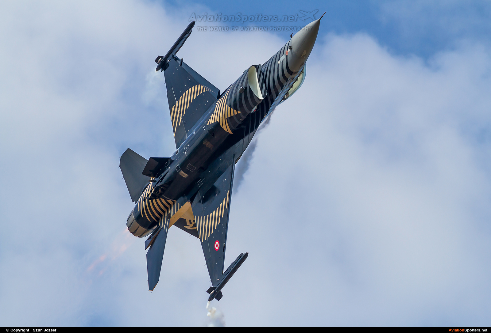 Turkey - Air Force  -  F-16C Fighting Falcon  (88-0032) By Szuh Jozsef (szuh jozsef)
