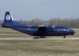Antonov - An-12 (all models) (UR-CZZ) - TAmas