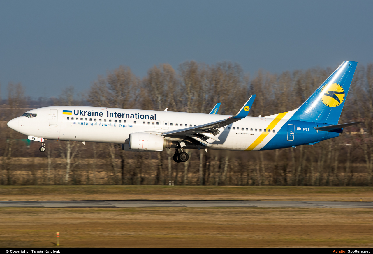 Ukraine International Airlines  -  737-800  (UR-PSS) By Tamás Kotulyák (TAmas)