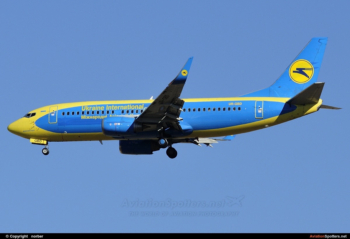 Ukraine International Airlines  -  737-300  (UR-GBD) By norber (norber)