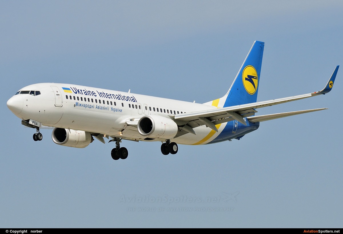Ukraine International Airlines  -  737-800  (UR-PSA) By norber (norber)
